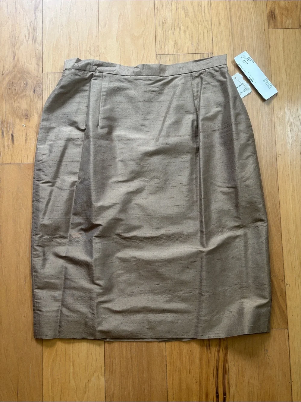 Vintage Jones New York tan/ brown silk suit size 12 petite. NWT